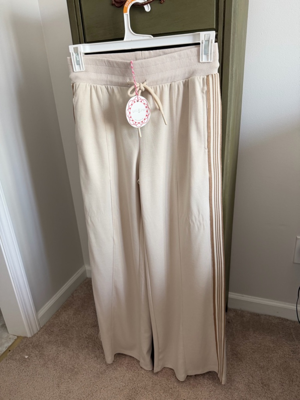 Umgee Cream  Pants with Side Stripes NWT